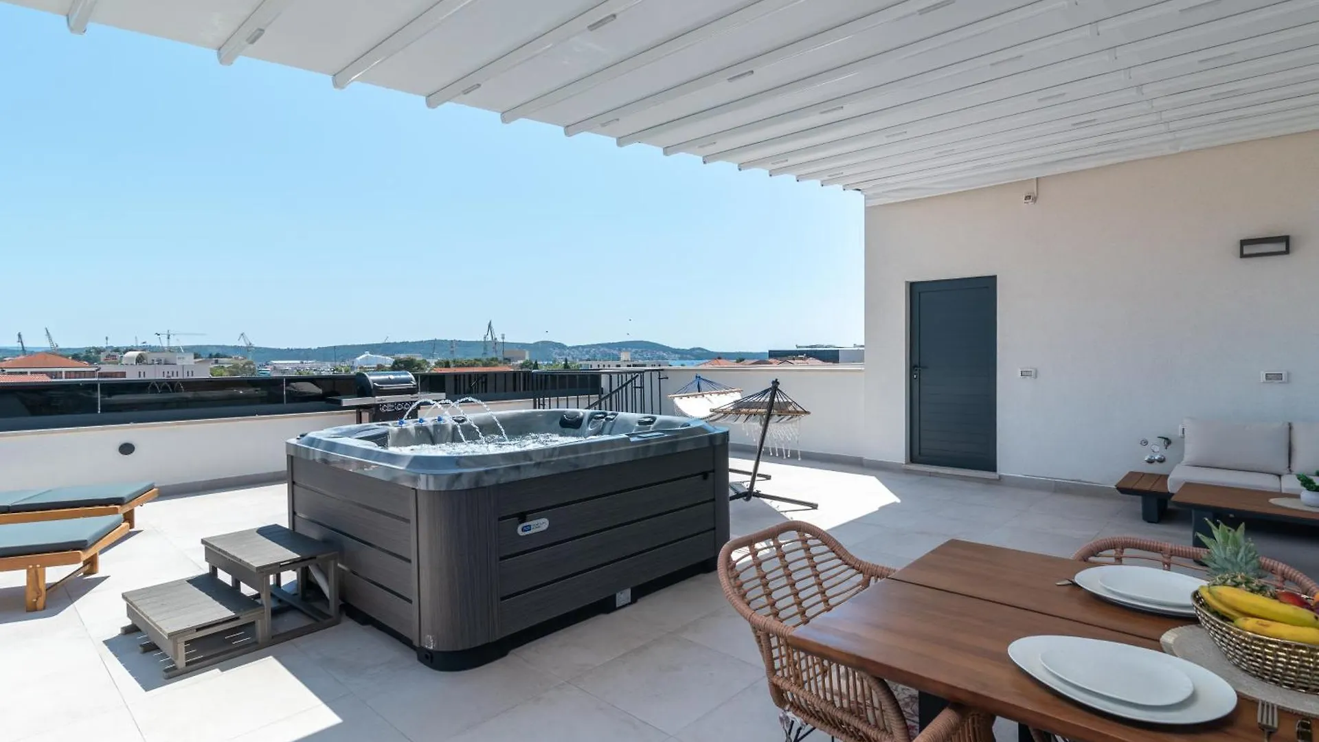 Penthouse Luka Apartment Trogir