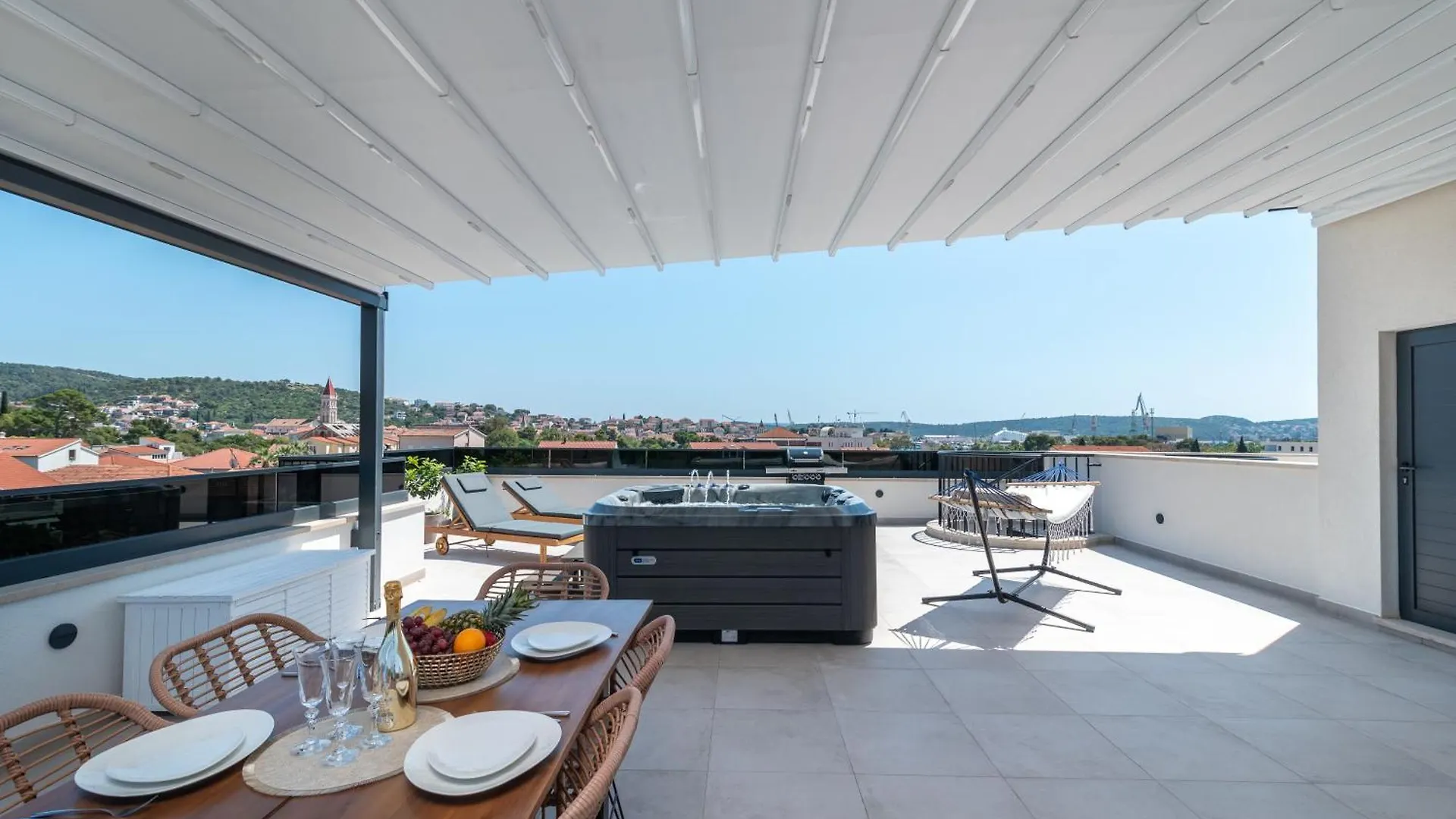 Penthouse Luka Apartment Trogir