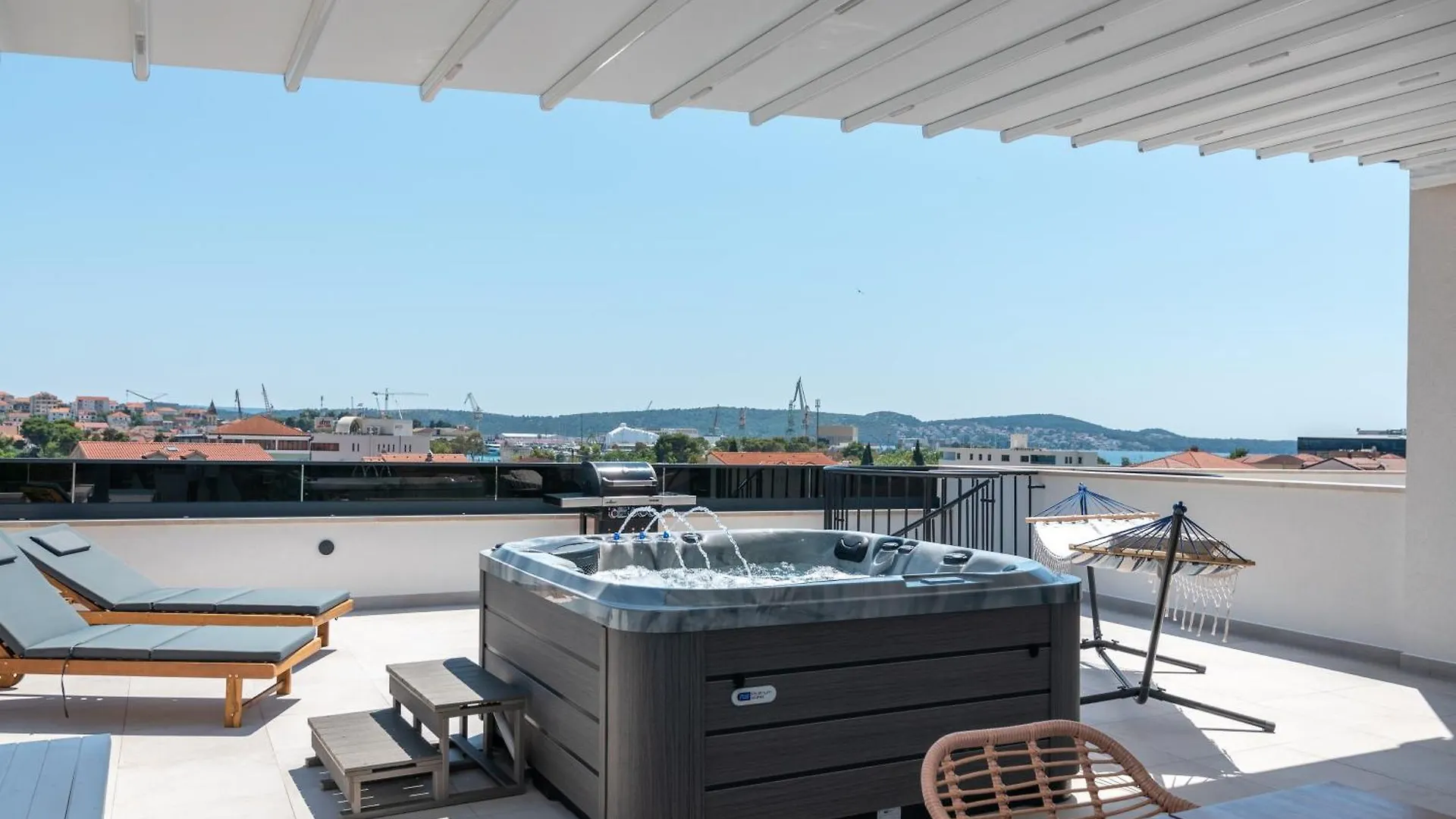 Penthouse Luka Apartment Trogir